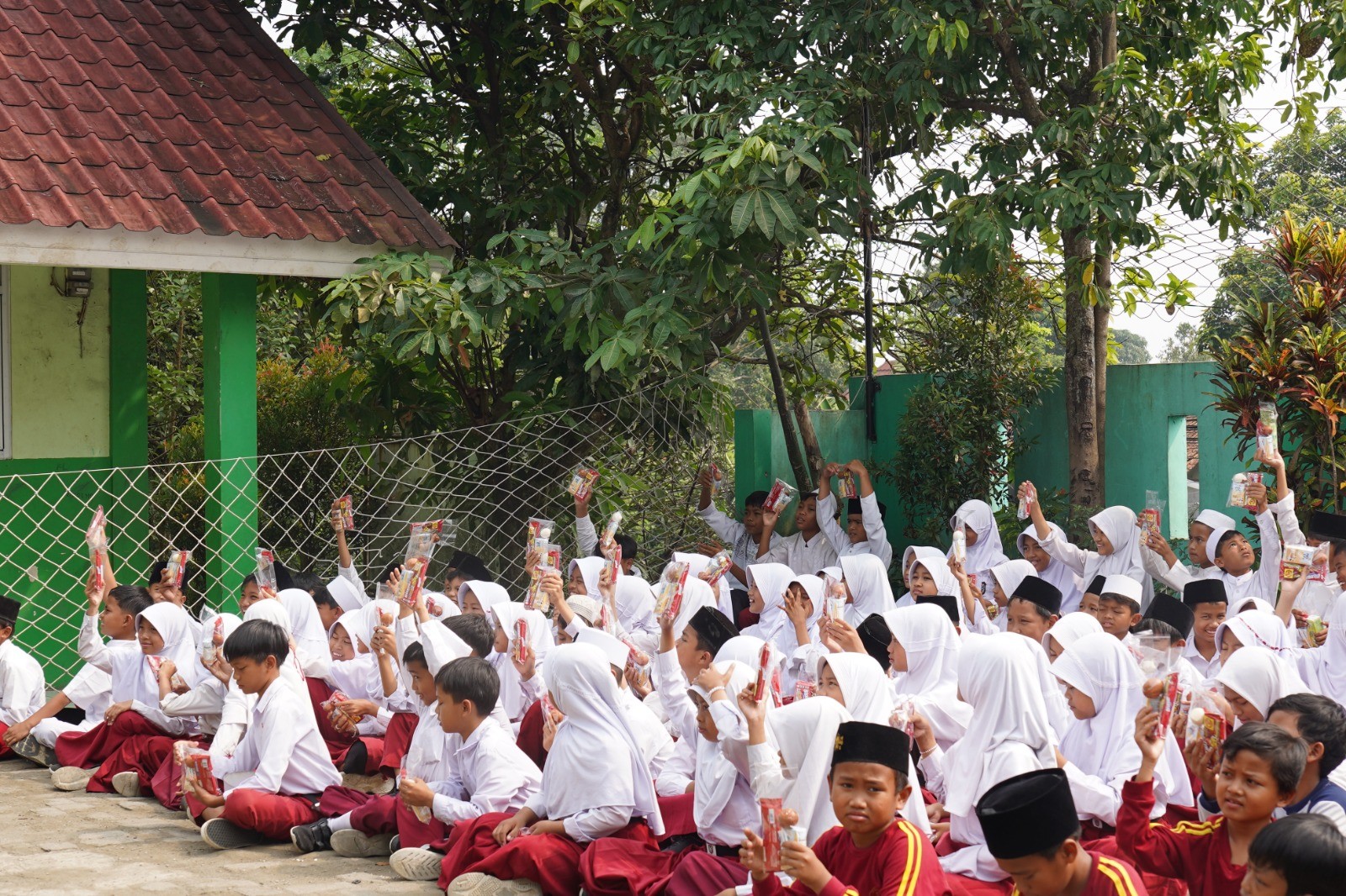 Dukung Program MBG, BET Sosialisasi Minum Susu dan Makan Telur